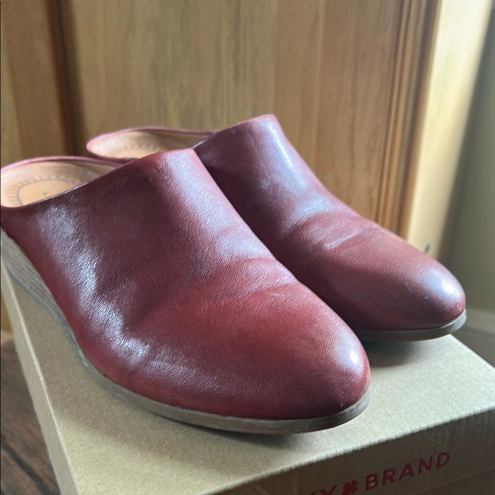 Lucky Brand Red Leather Mules